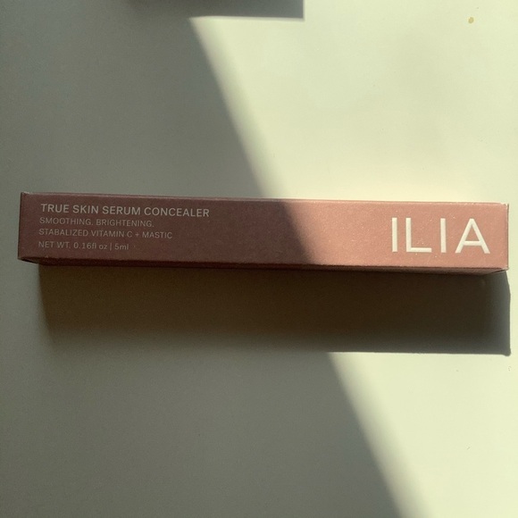 ILIA True Skin Serum Concealer - Picture 4 of 5